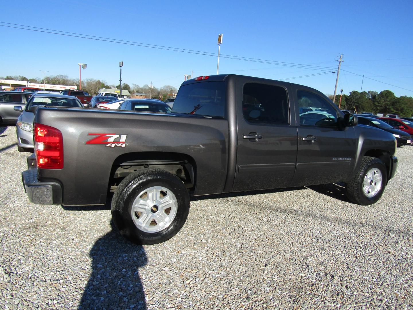 2011 Gray /Gray Chevrolet Silverado 1500 LT Crew Cab 4WD (3GCPKSE32BG) with an 5.3L V8 OHV 16V FFV engine, Automatic transmission, located at 15016 S Hwy 231, Midland City, AL, 36350, (334) 983-3001, 31.306210, -85.495277 - Photo#7